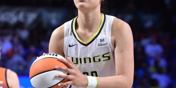 星空体育中国官网-李月汝因伤缺席WNBA剩余赛季，专注康复后转战欧洲赛场