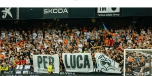 星空体育中国官网-阿斯：瓦伦西亚小球迷卢卡患极罕见疾病，北看台拉横幅鼓励声援