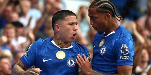 星空体育-英超：裁判争议抢戏，切尔西2-0取胜难掩判罚风波