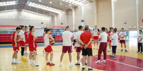 星空体育入口-反转！张子宇被传高原反应却并未退出集训 女篮集训还剩16人