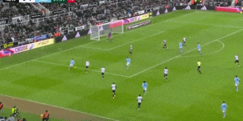 星空体育入口-2-0掀翻纽卡 13亿欧曼城一只脚进决赛：7000万强援2连杀 17年纪录