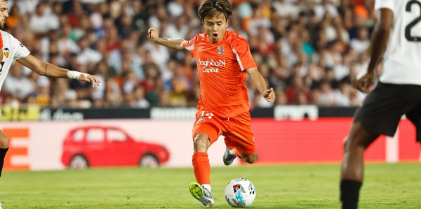 24岁久保建英逆境突围轰出世界波 关键远射力挽狂澜扳平比分