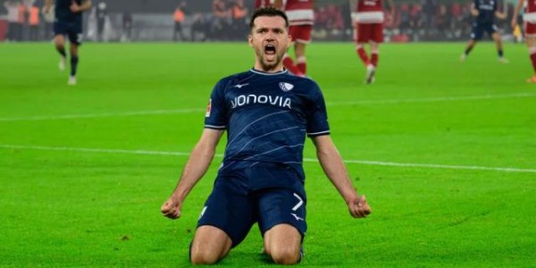 星空体育娱乐平台-主场0比3后翻盘！德甲最大客场虫上演保级奇迹