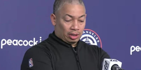 胜湖人！泰伦卢采访沮丧不满判罚，多人爆赞祖巴茨，小卡主动担责